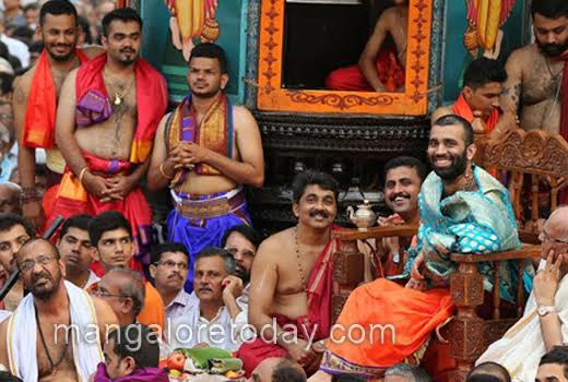 Thousands  witness grand  �Kodial Teru� of Shree Venkataramana Temple